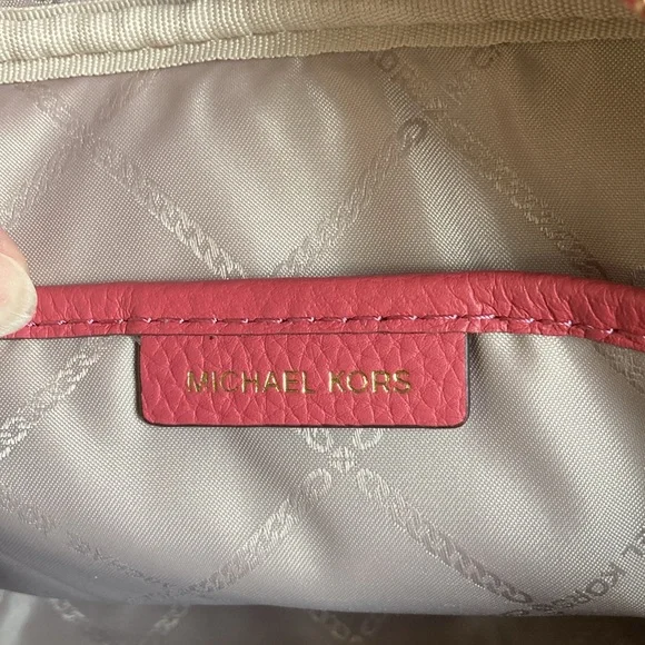 EUC Michael Kors Jet Set Charm Large Zip Travel Pouch, light berry sorbet
